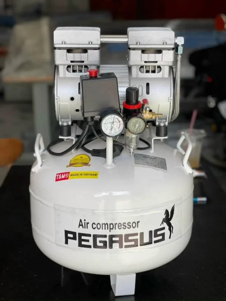 Top 6 máy nén khí mini không dầu 19 Máy nén khí không dầu mini giảm âm Pegasus 40L 0.75HP