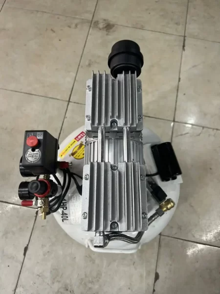 Máy nén khí không dầu giảm âm Pegasus TM-OF750-40L 1HP 16 Máy nén khí không dầu giảm âm Pegasus TM-OF750-40L 1HP