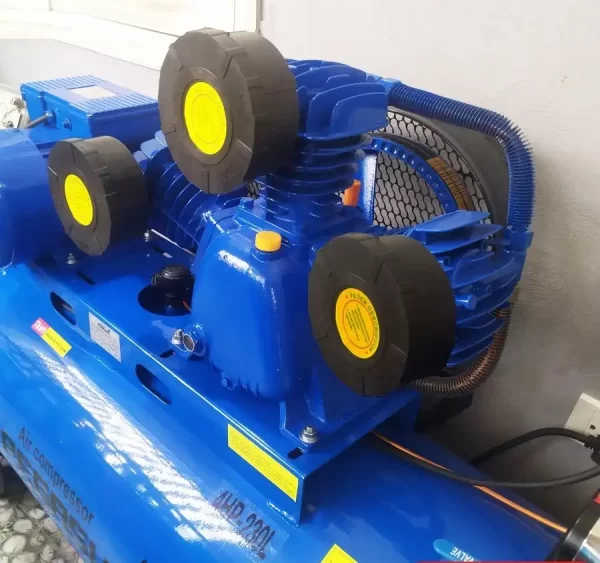 Máy nén khí Pegasus 230L TM-W-0.36/8-230L-4HP (220V/380V) Máy nén khí Pegasus 230L TM-W-0.36/8-230L-4HP (220V/380V)