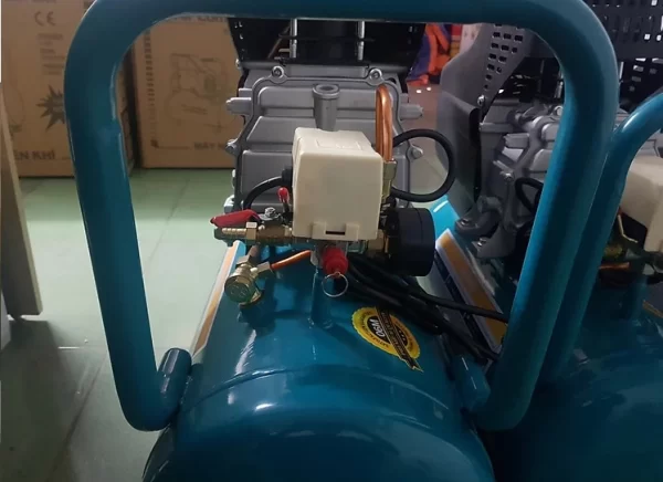 Máy nén khí 30l 3.5hp Jetman JM-30F Máy nén khí 30l 3.5hp Jetman JM-30F