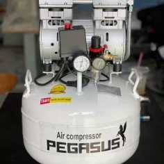 Máy nén khí không dầu giảm âm Pegasus 40L 0.75HP