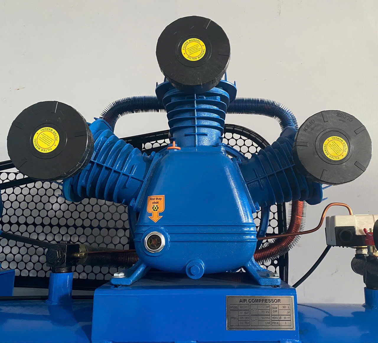 Máy nén khí 10hp 300l Aramco W-0.9/8 3 Máy nén khí 10hp 300l Aramco W-0.9/8