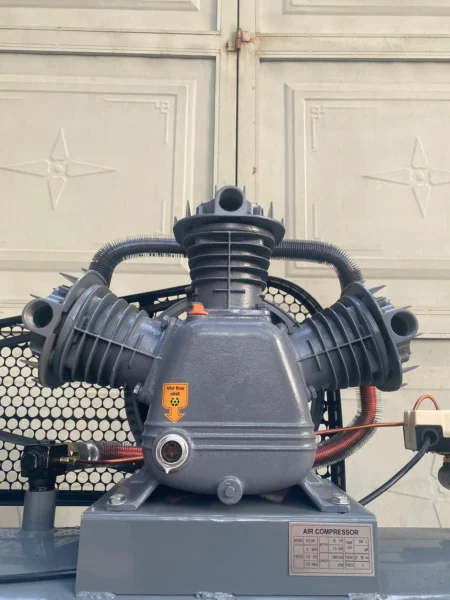 Máy nén khí 10hp 300l Aramco W-0.9/8 25 Máy nén khí 10hp 300l Aramco W-0.9/8