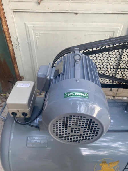 Máy nén khí 10hp 300l Aramco W-0.9/8 27 Máy nén khí 10hp 300l Aramco W-0.9/8