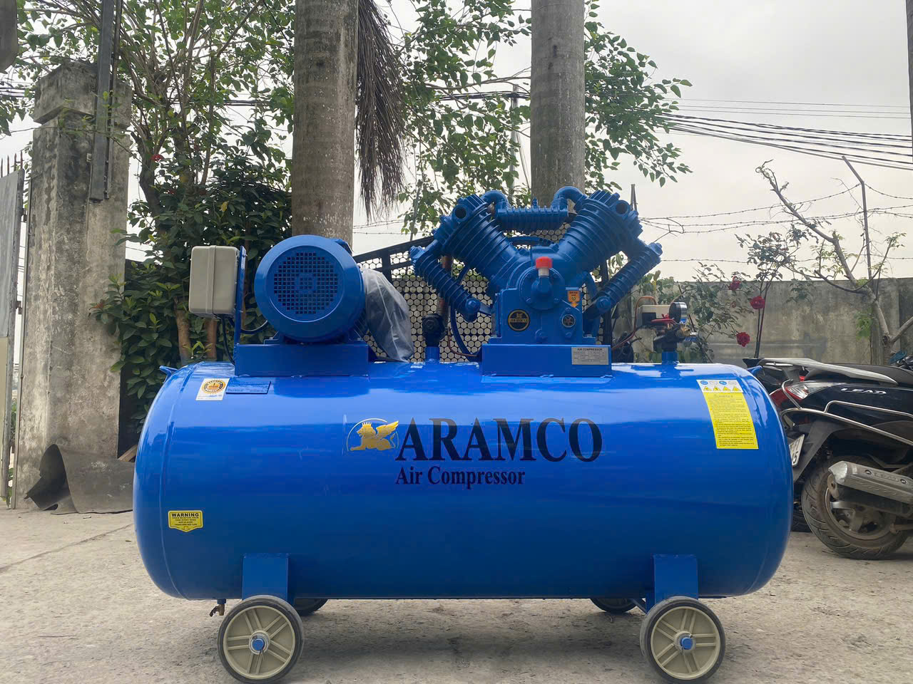 Máy nén khí 10hp 330l Aramco V-1.05/12.5 2 Máy nén khí 10hp Aramco V-1.05/12.5