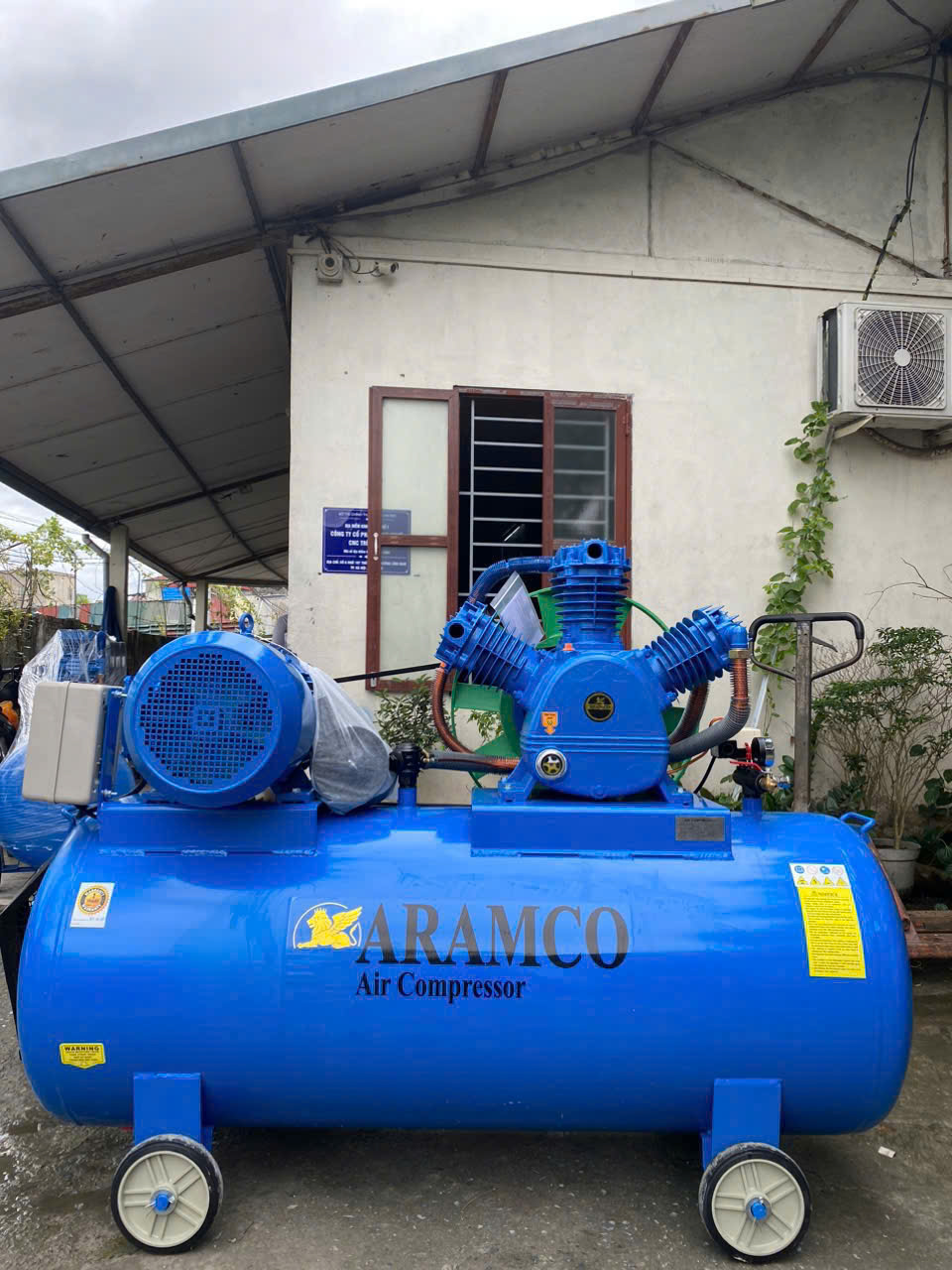 Máy nén khí 20hp (15kw) 500 lít Aramco W-2.0/12.5-500L 5 Máy nén khí 500 lít 3 piston 2 cấp
