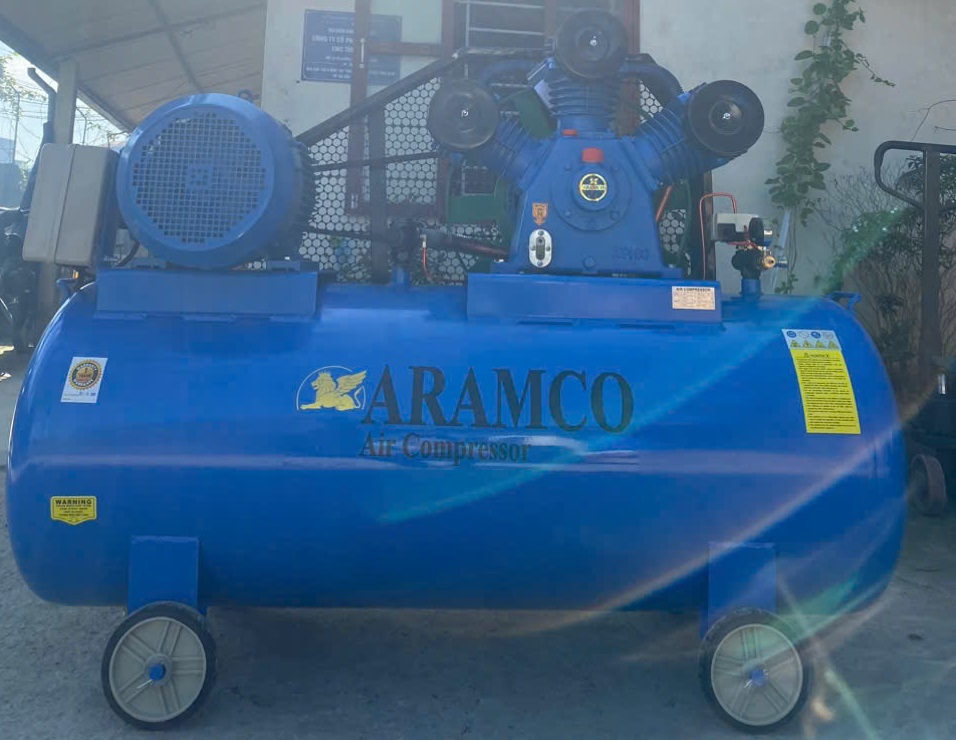 Máy nén khí 15hp (11kw) 500 lít Aramco W-1.6/8-500L 2 Máy nén khí 15hp (11kw) 500 lít Aramco