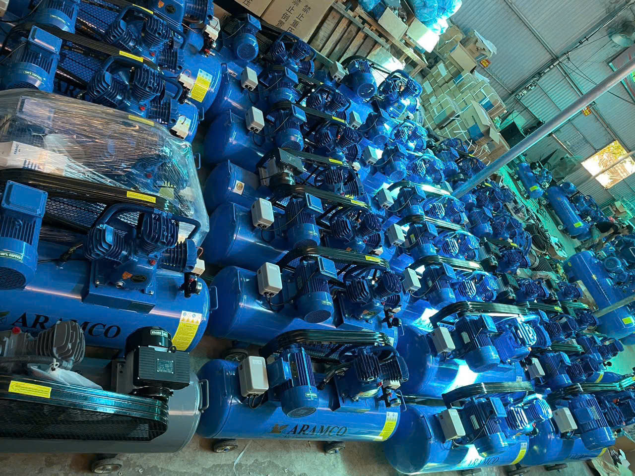 Máy nén khí 20hp (15kw) 500 lít Aramco W-2.0/12.5-500L 7 Máy nén khí 500 lít 3 piston 2 cấp