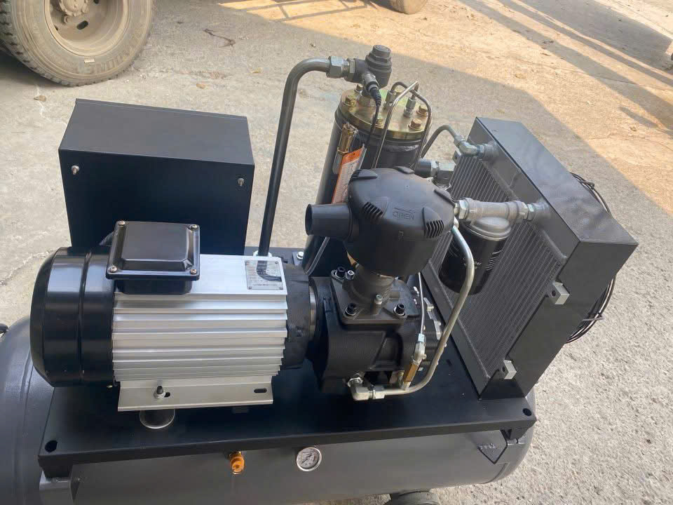 Máy nén khí trục vít mini 10hp Aramco HD-9KW/TH 9 Máy nén khí trục vít mini 10hp Aramco HD-9KW/TH